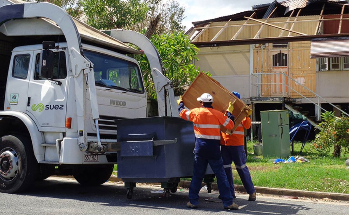 SUEZ garbage collection image